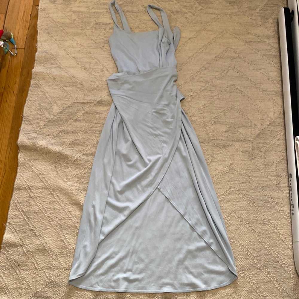 Aritzia. Saturn Midi dress in light blue. Size L. Never worn.
